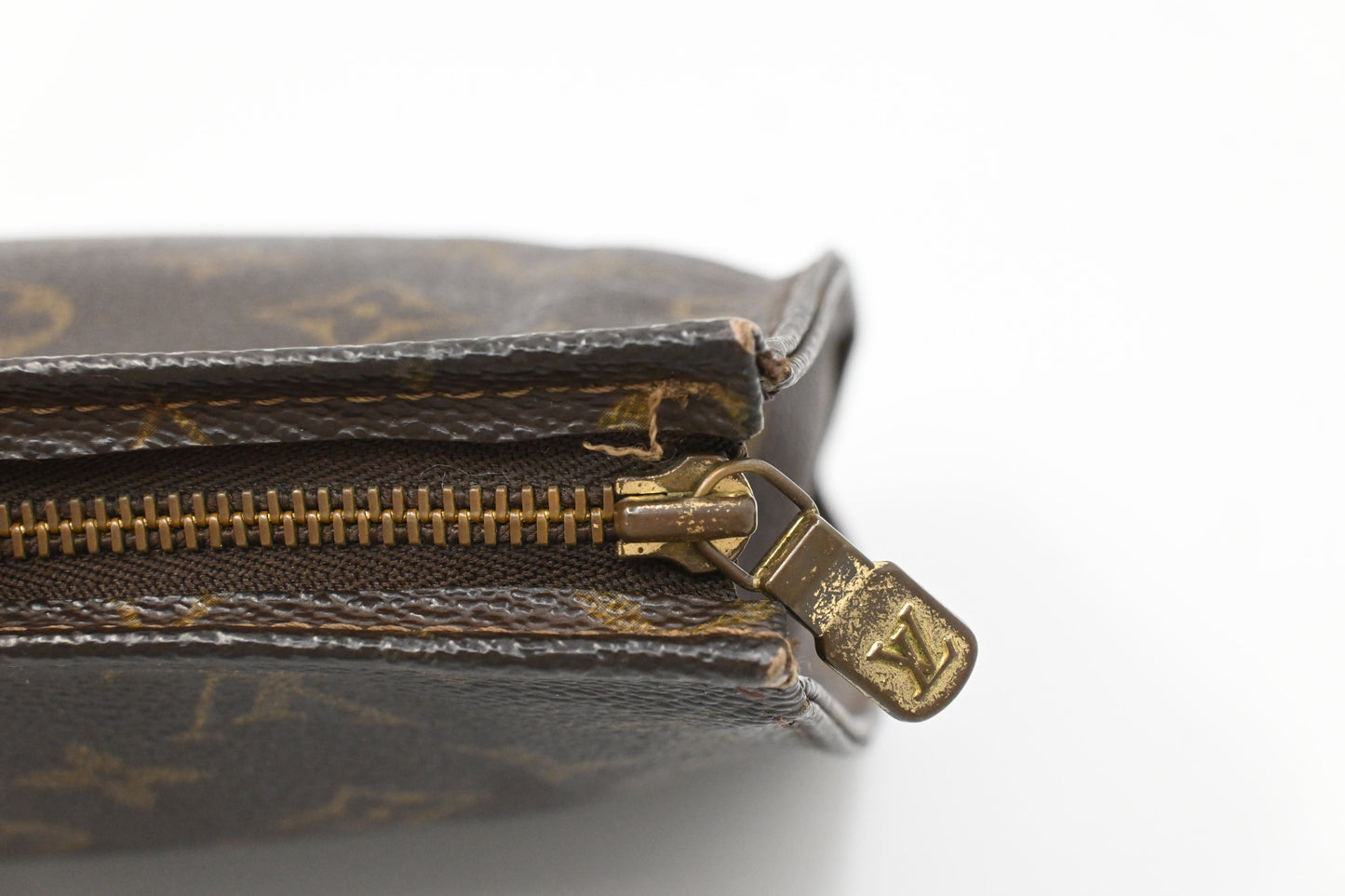 Louis Vuitton Toiletry 26 in Monogram Canvas