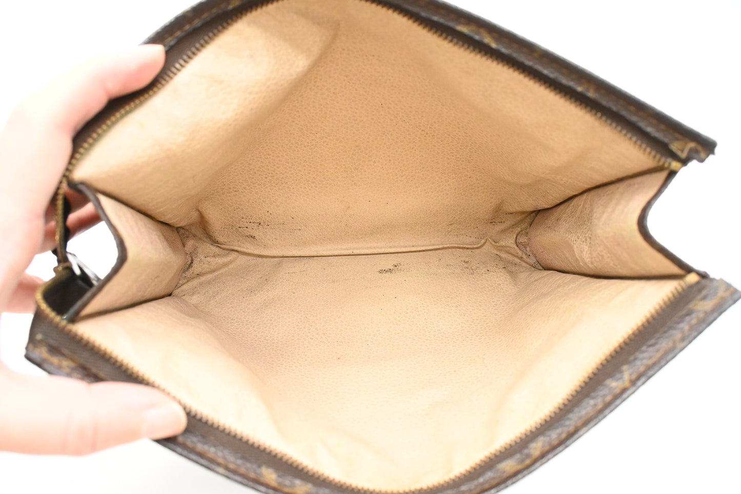 Louis Vuitton Toiletry 26 in Monogram Canvas