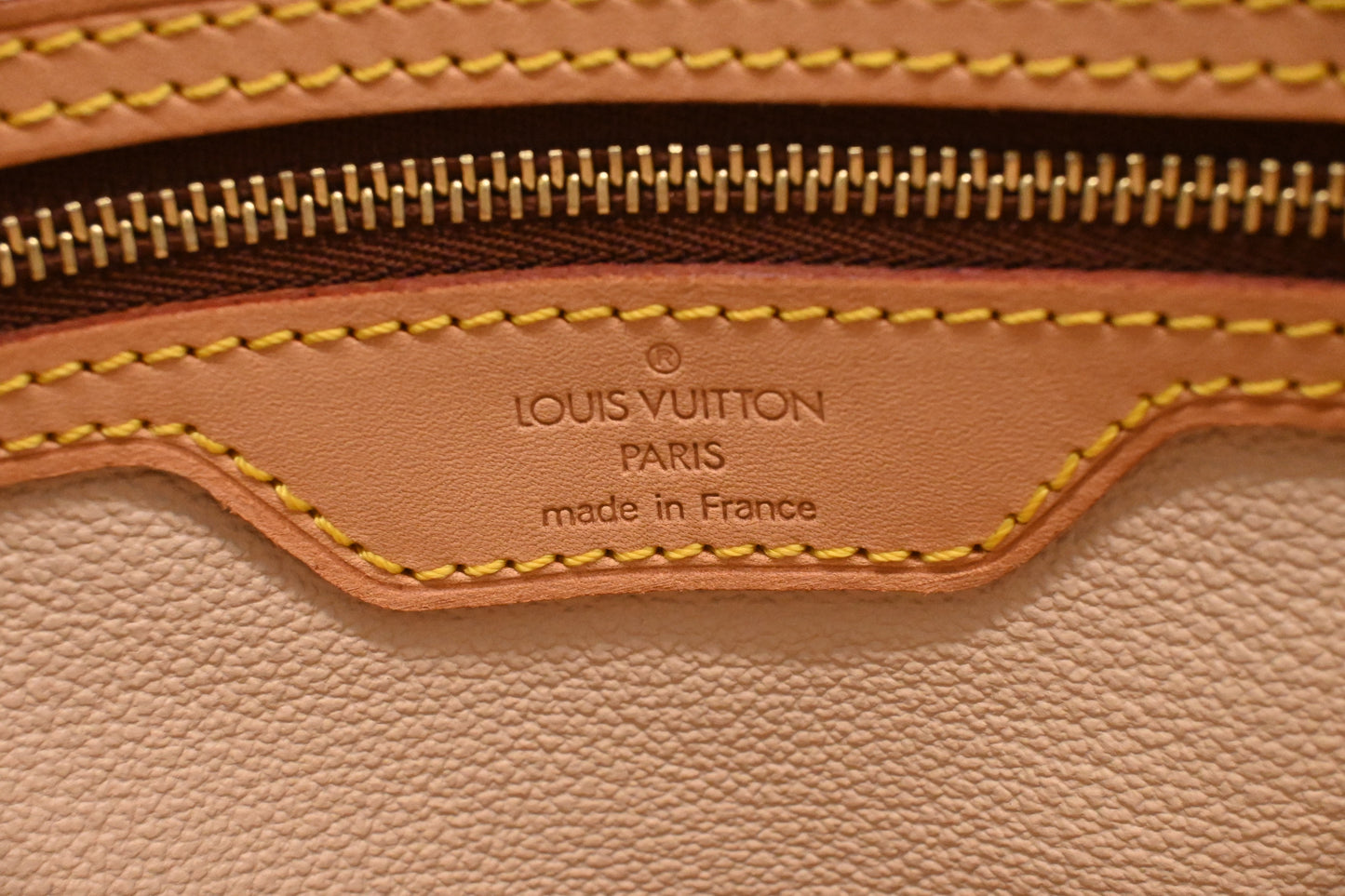 Louis Vuitton Bucket GM in Monogram Canvas