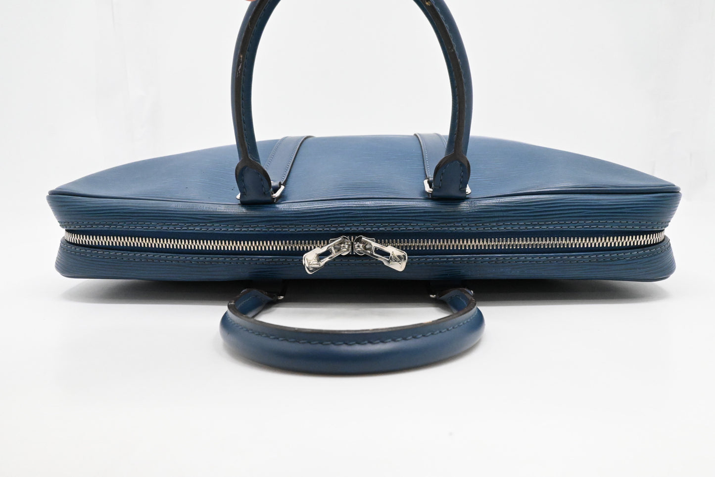 Louis Vuitton Porte Documents Voyage in Blue Epi Leather