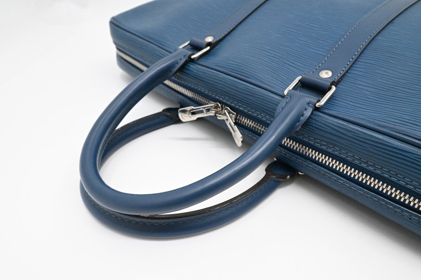Louis Vuitton Porte Documents Voyage in Blue Epi Leather