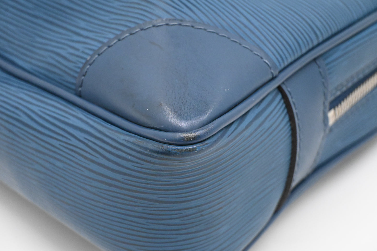 Louis Vuitton Porte Documents Voyage in Blue Epi Leather