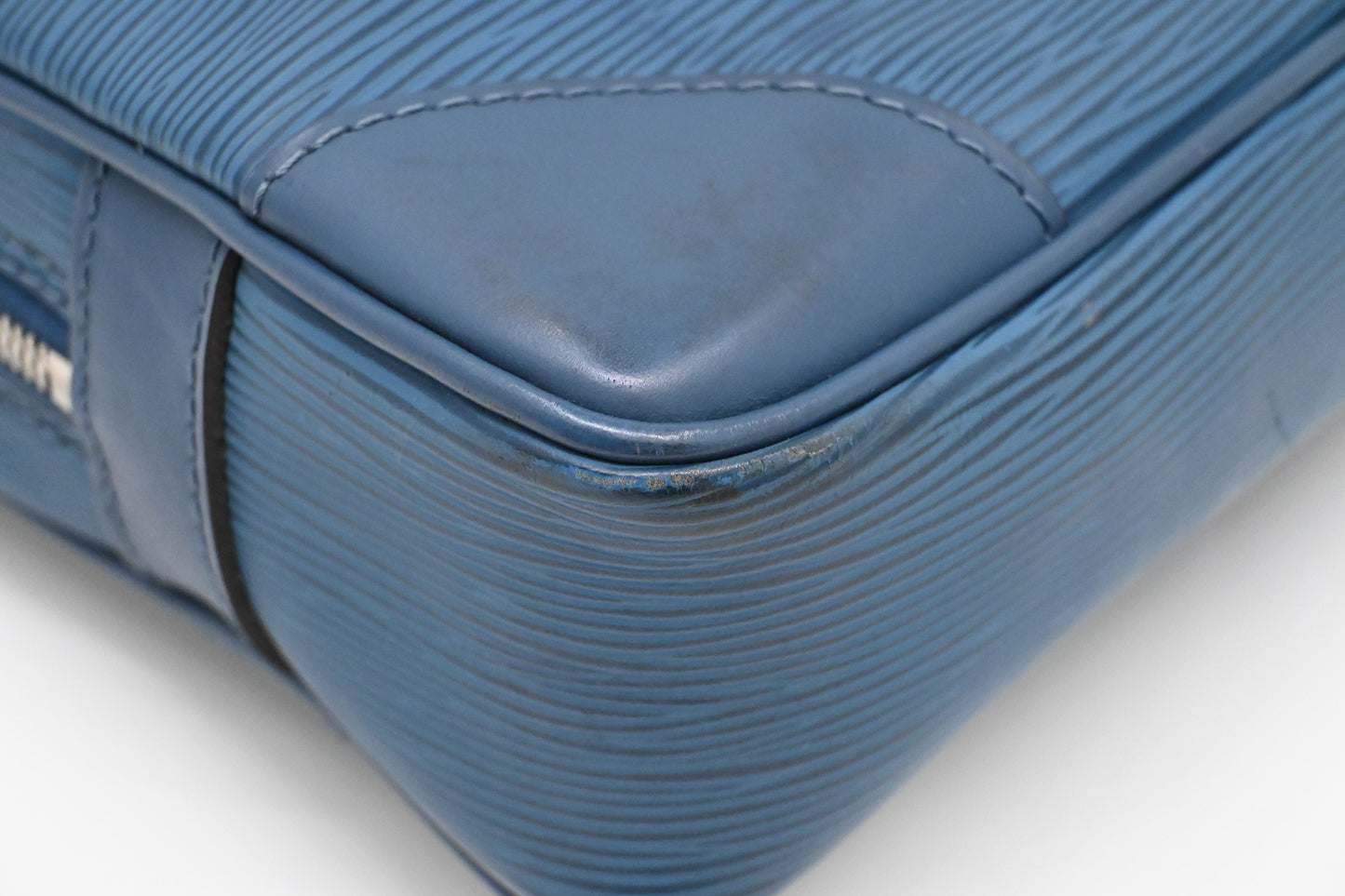 Louis Vuitton Porte Documents Voyage in Blue Epi Leather