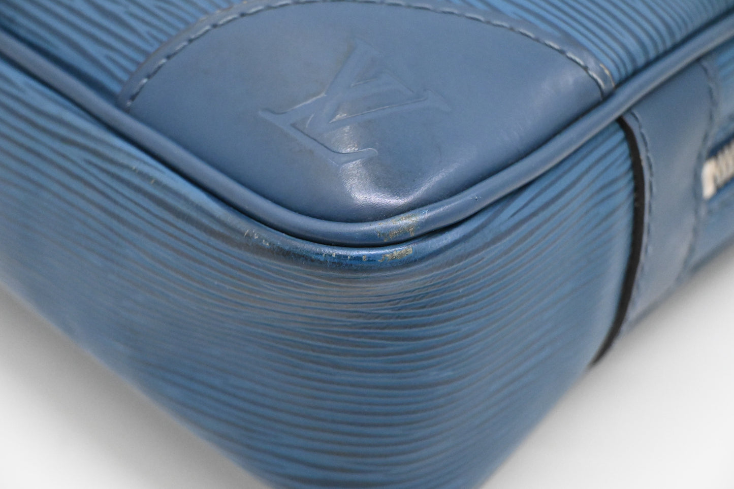 Louis Vuitton Porte Documents Voyage in Blue Epi Leather