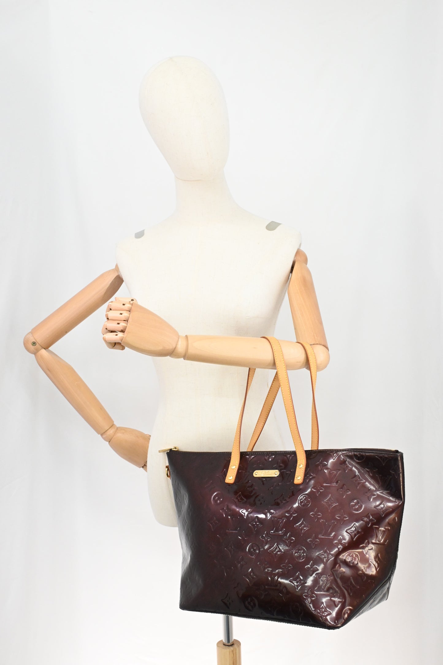 Louis Vuitton Bellevue GM in Amarante Vernis Leather