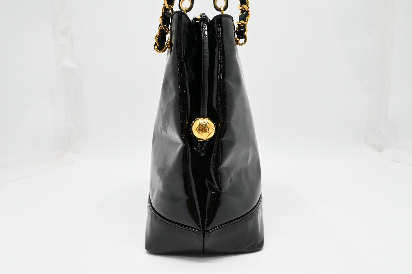 Chanel Shoulder Bag in Black Patent Leather