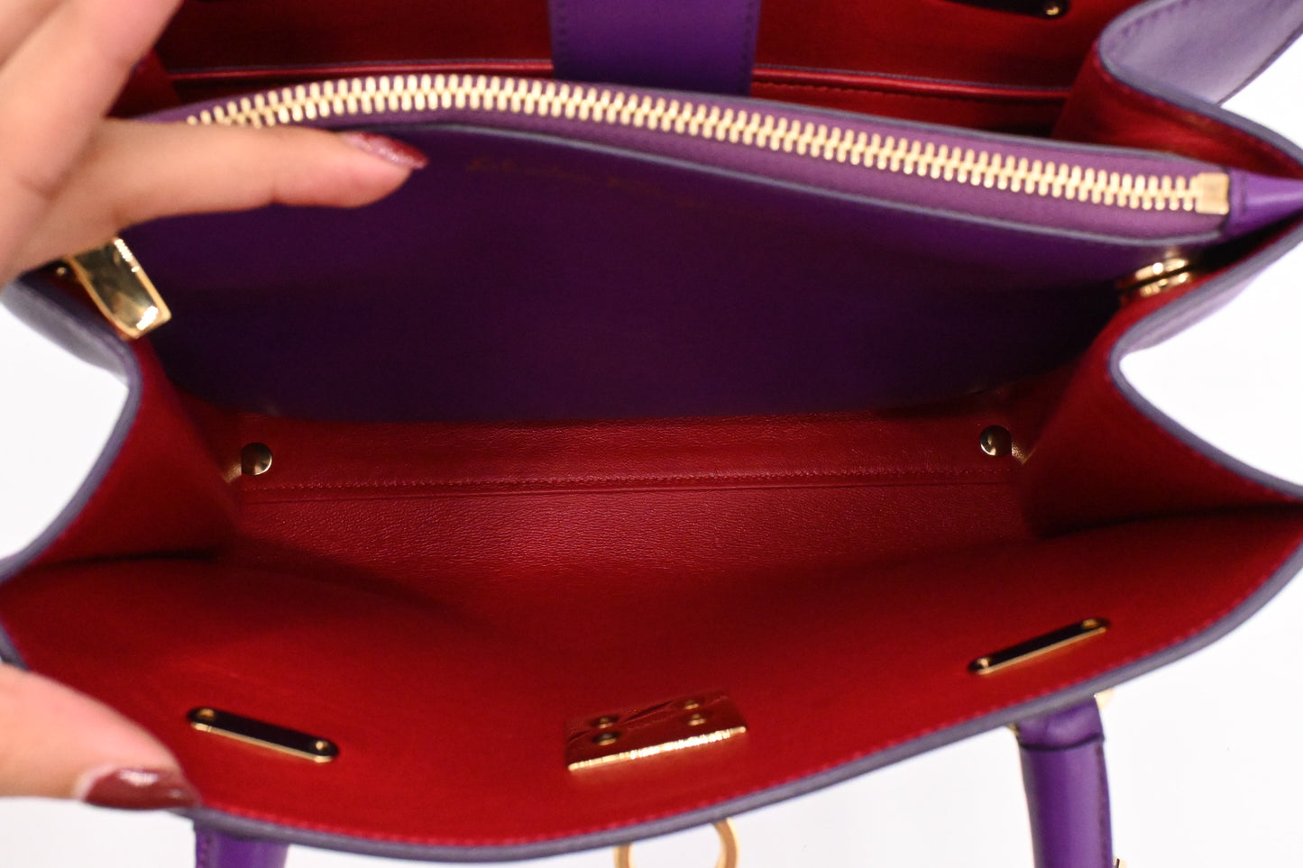 Ferragamo Gancini Handbag in Purple Leather