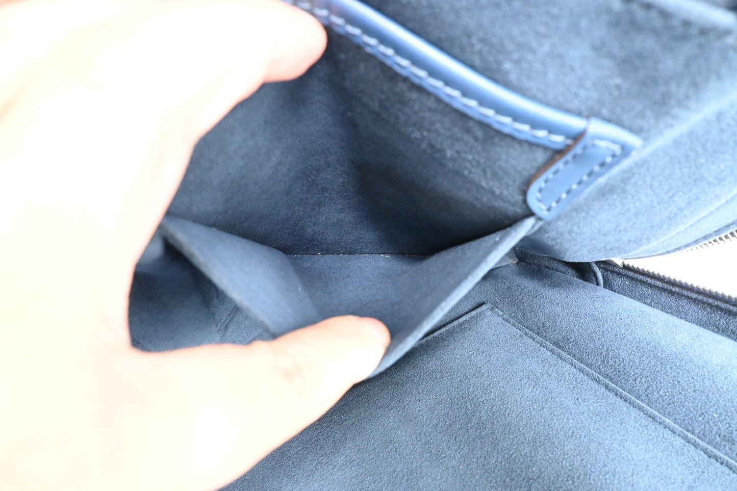 Louis Vuitton Porte Documents Voyage in Blue Epi Leather