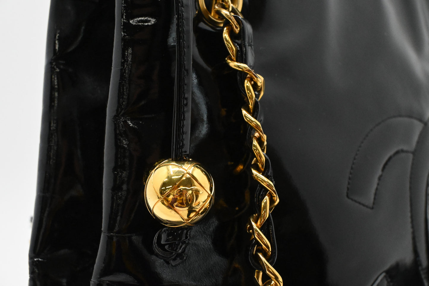 Chanel Shoulder Bag in Black Patent Leather