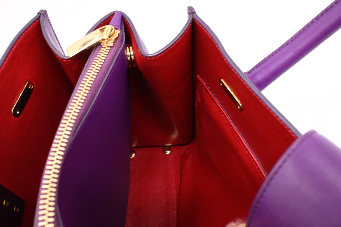 Ferragamo Gancini Handbag in Purple Leather