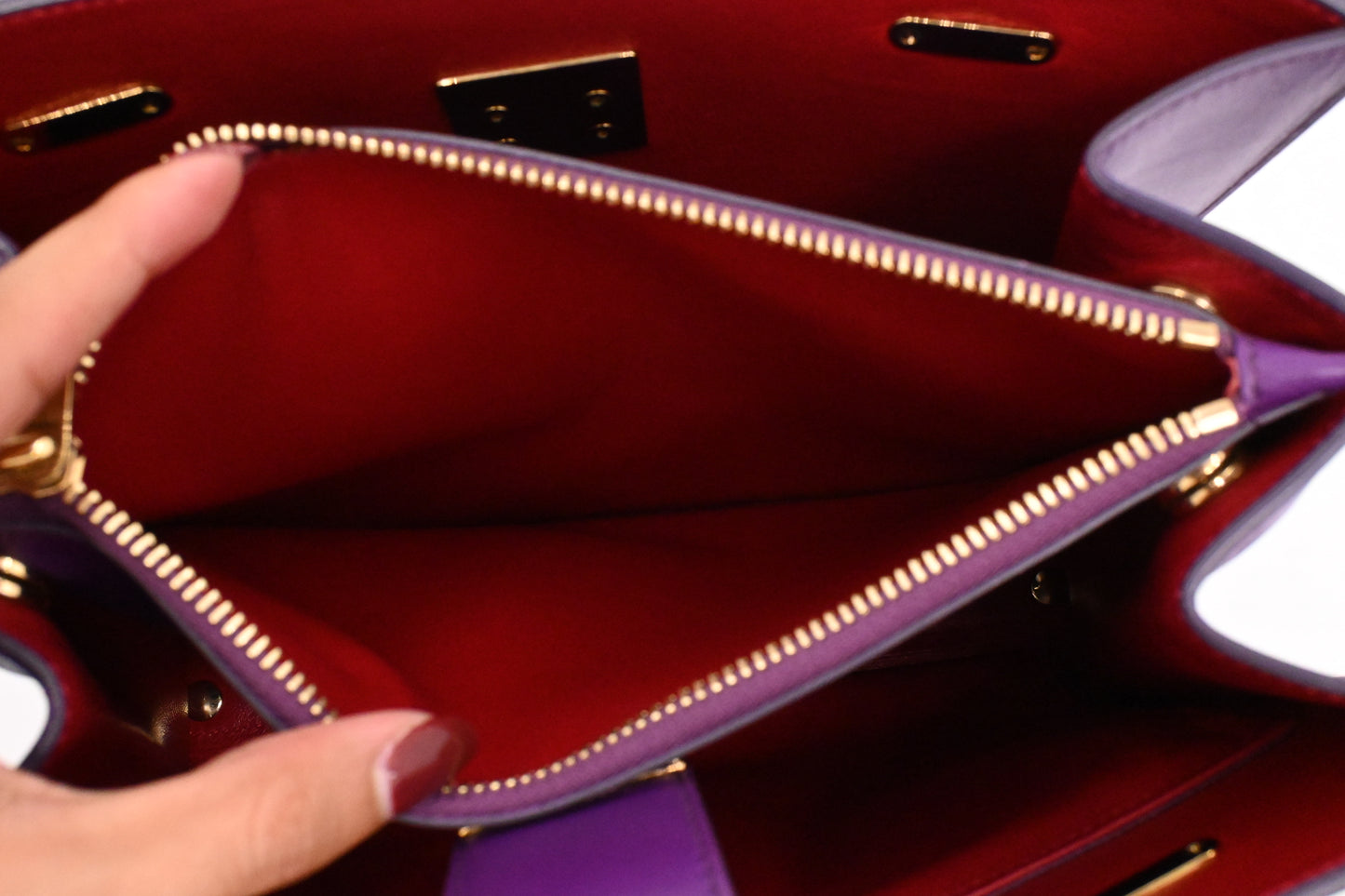 Ferragamo Gancini Handbag in Purple Leather