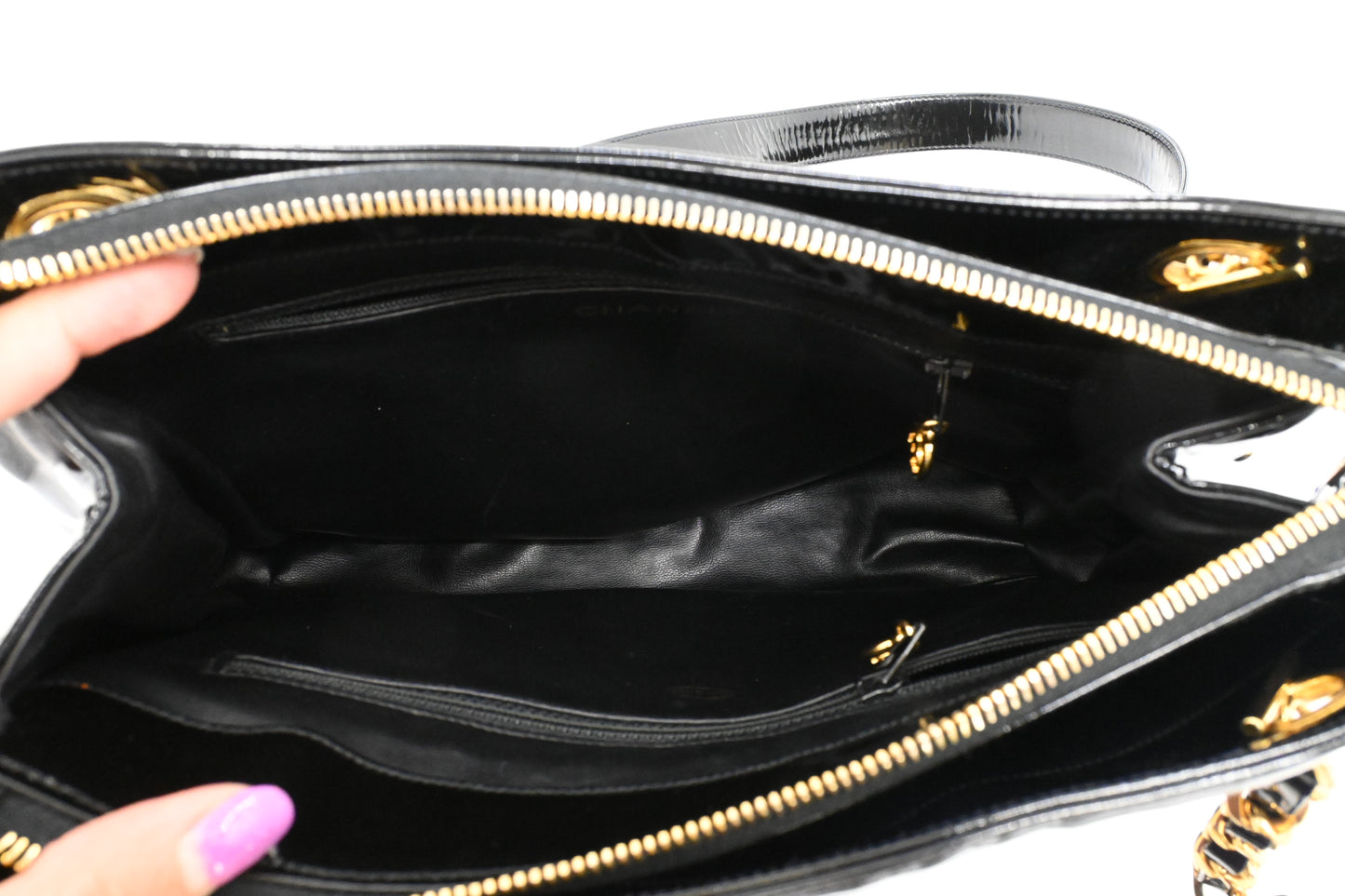 Chanel Shoulder Bag in Black Patent Leather
