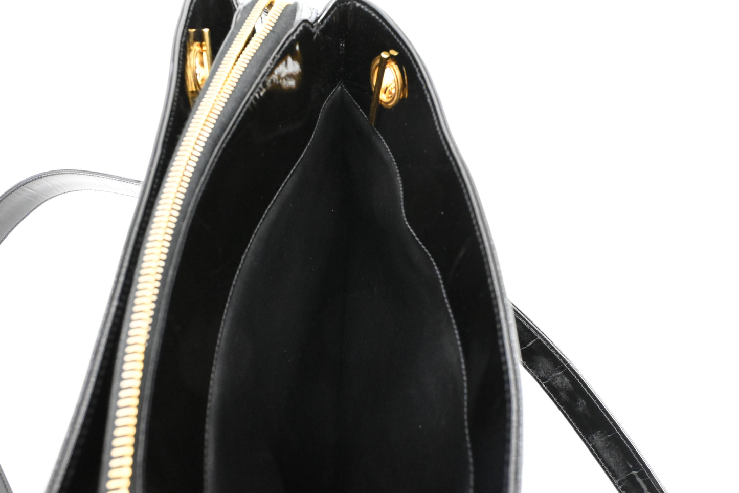 Chanel Shoulder Bag in Black Patent Leather