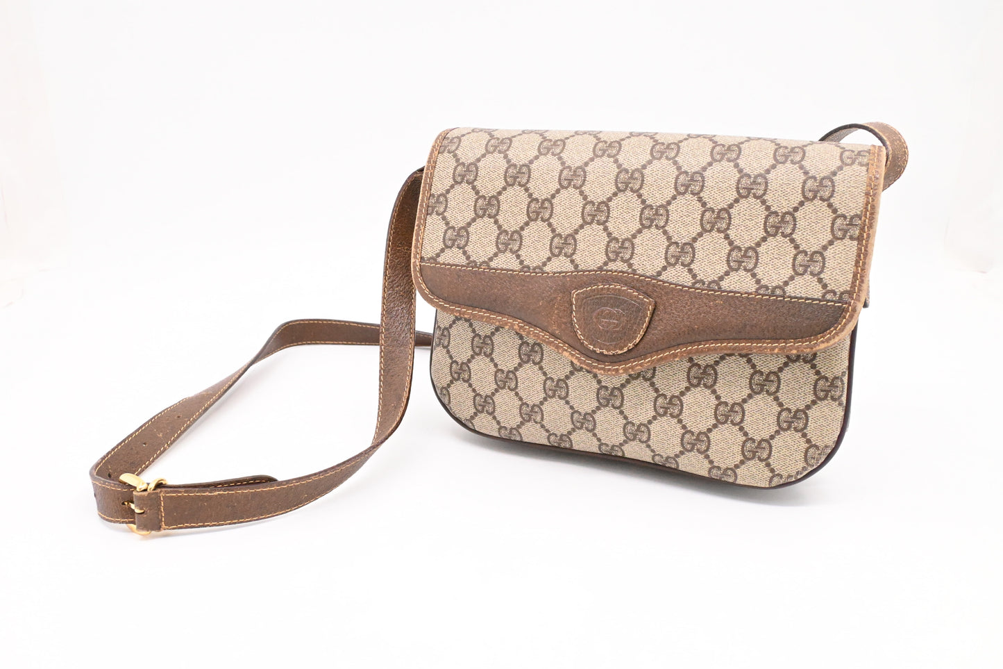 Gucci Crossbody in GG Supreme Canvas