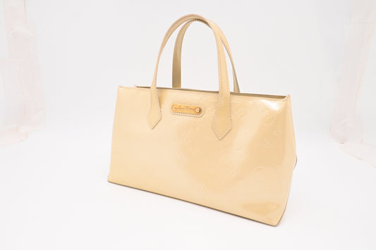Louis Vuitton Wilshire PM in Ivory Vernis Leather