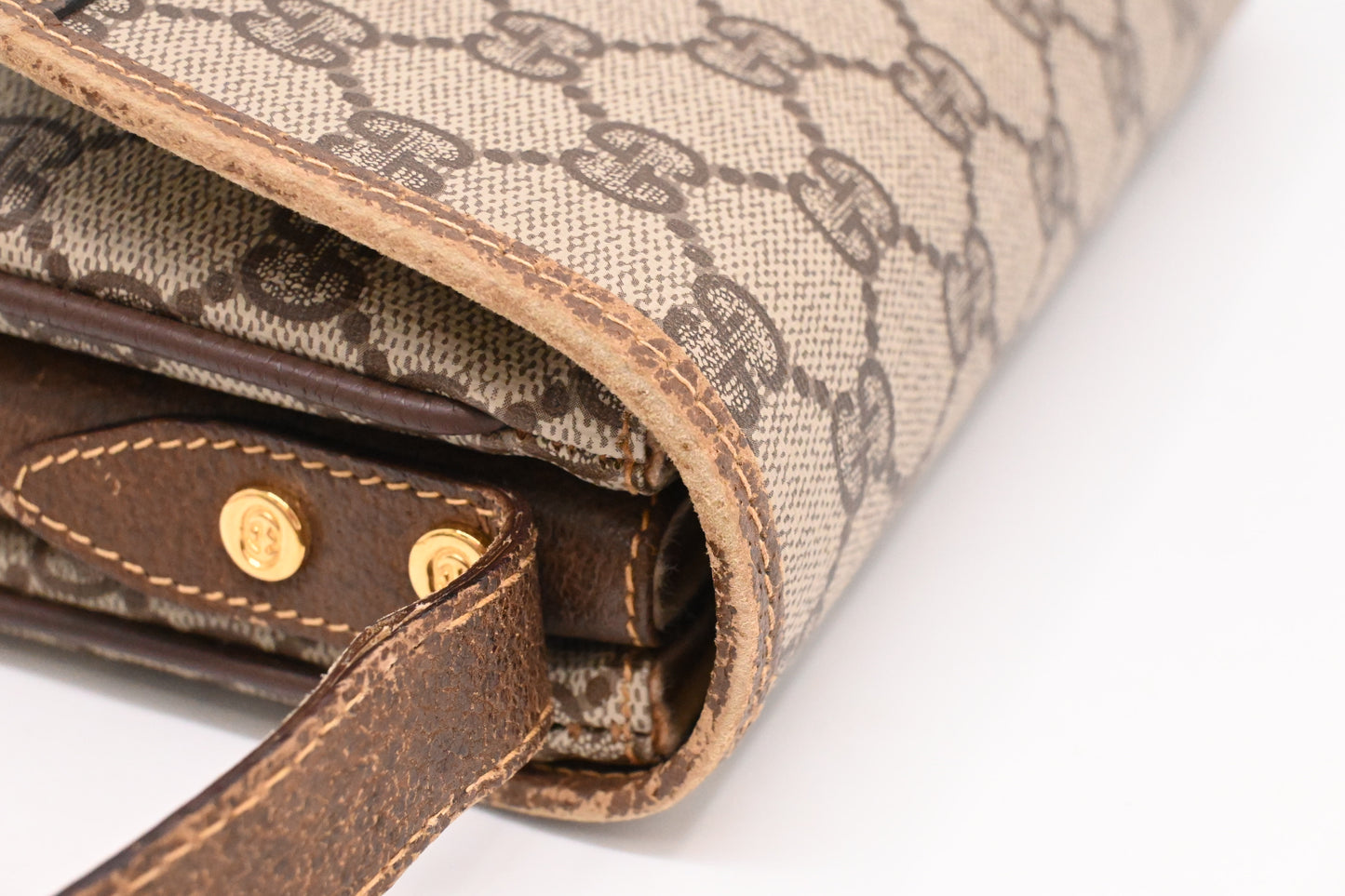 Gucci Crossbody in GG Supreme Canvas