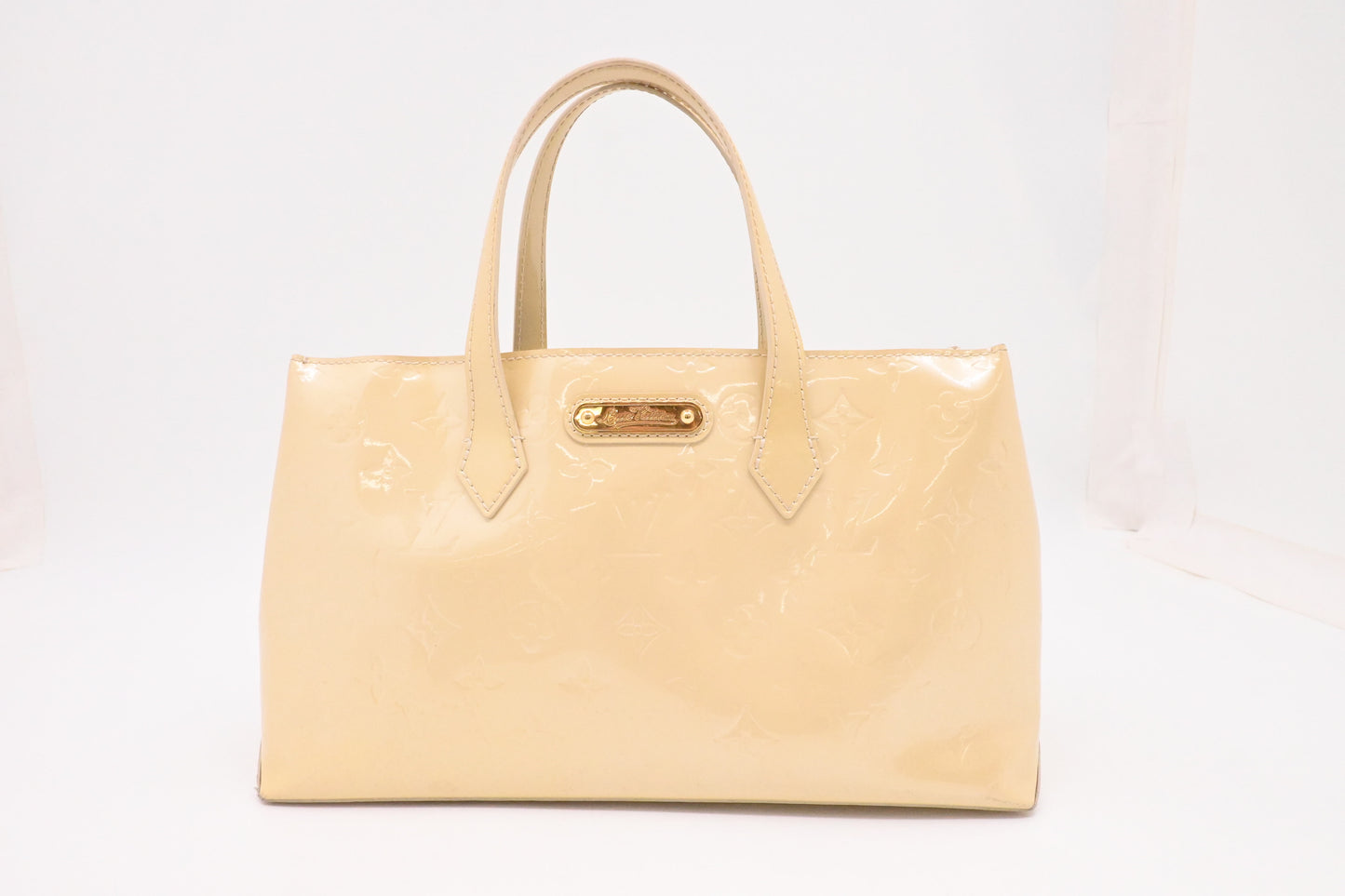Louis Vuitton Wilshire PM in Ivory Vernis Leather