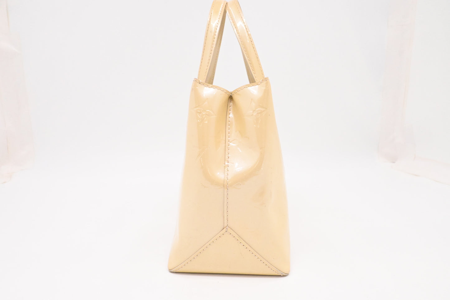 Louis Vuitton Wilshire PM in Ivory Vernis Leather