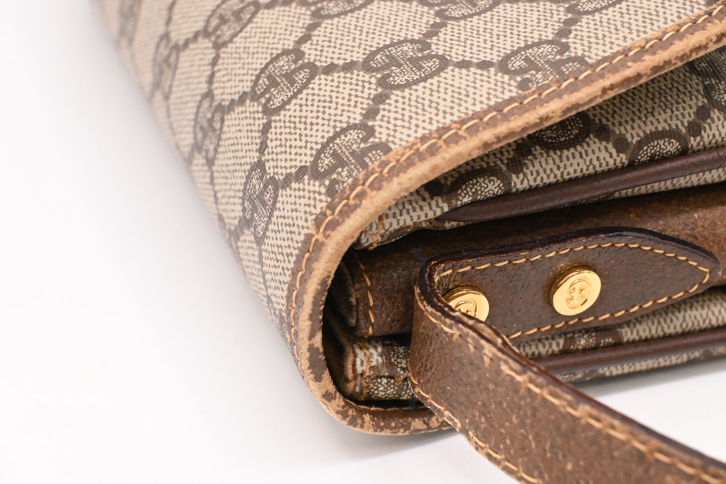 Gucci Crossbody in GG Supreme Canvas