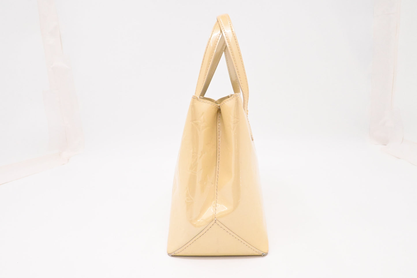 Louis Vuitton Wilshire PM in Ivory Vernis Leather
