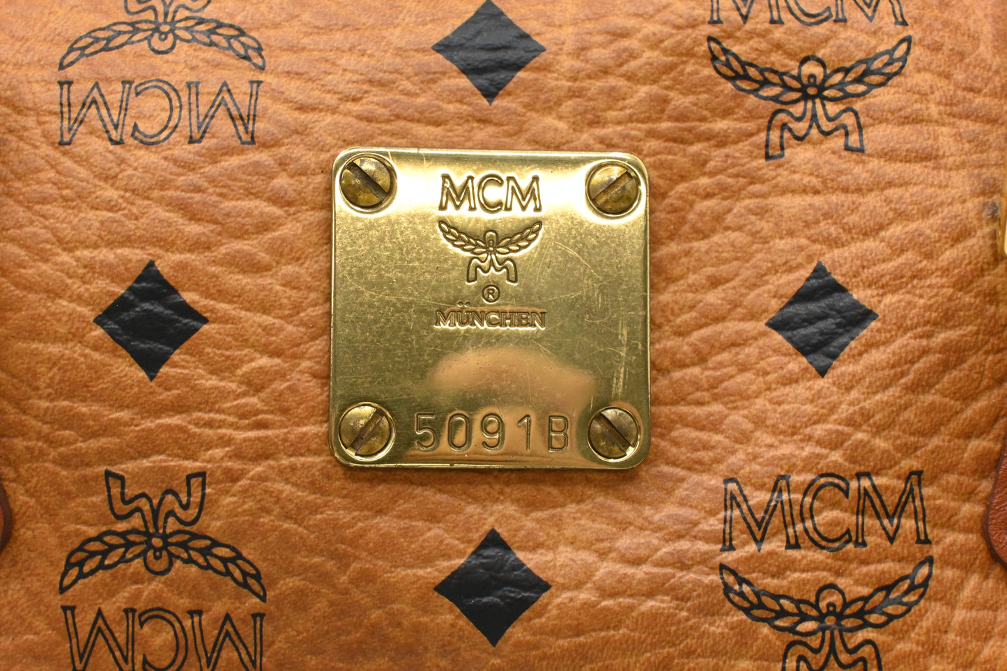 MCM Boston Bag 35 in Cognac Visetos Canvas