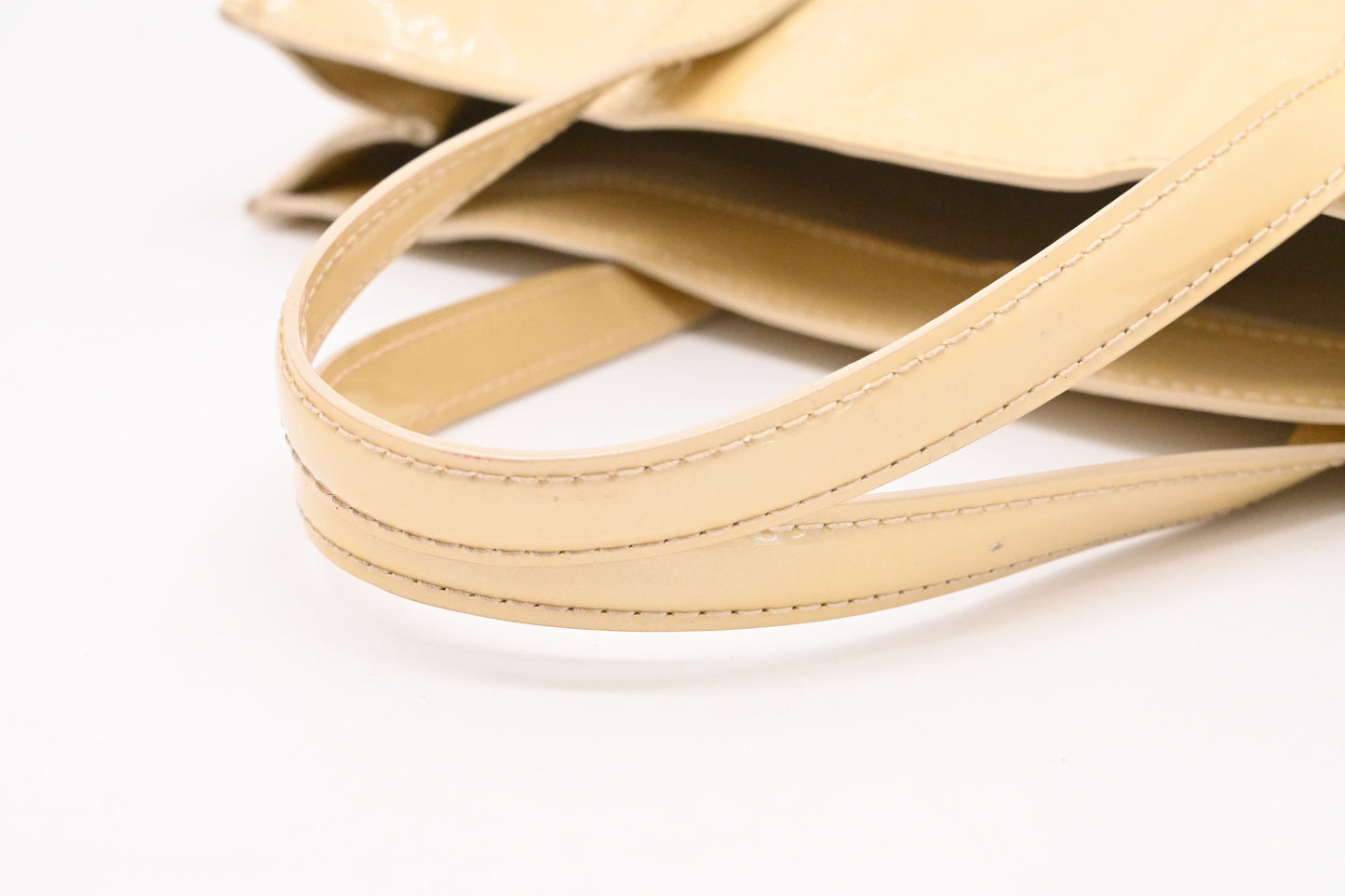 Louis Vuitton Wilshire PM in Ivory Vernis Leather