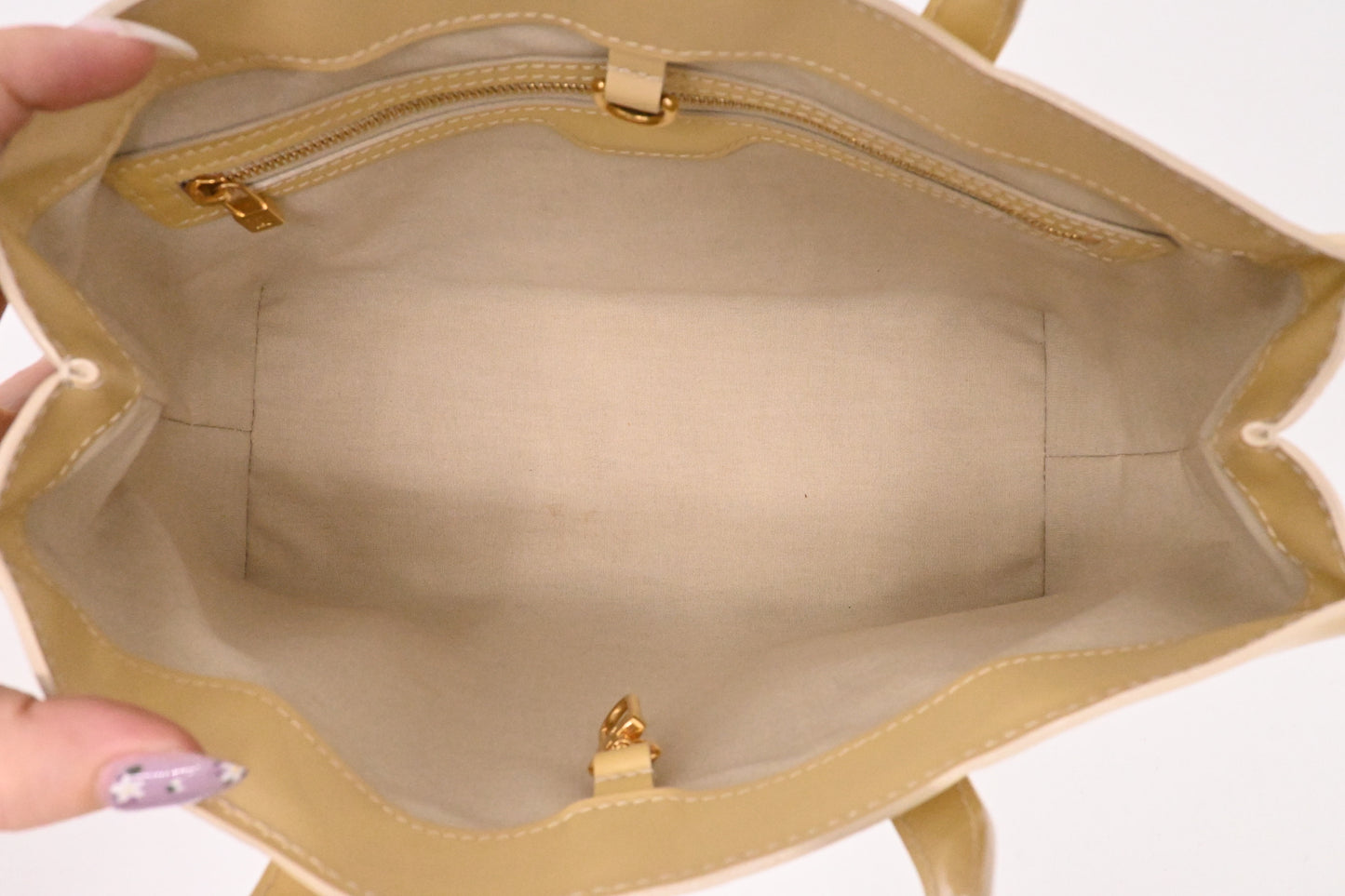 Louis Vuitton Wilshire PM in Ivory Vernis Leather