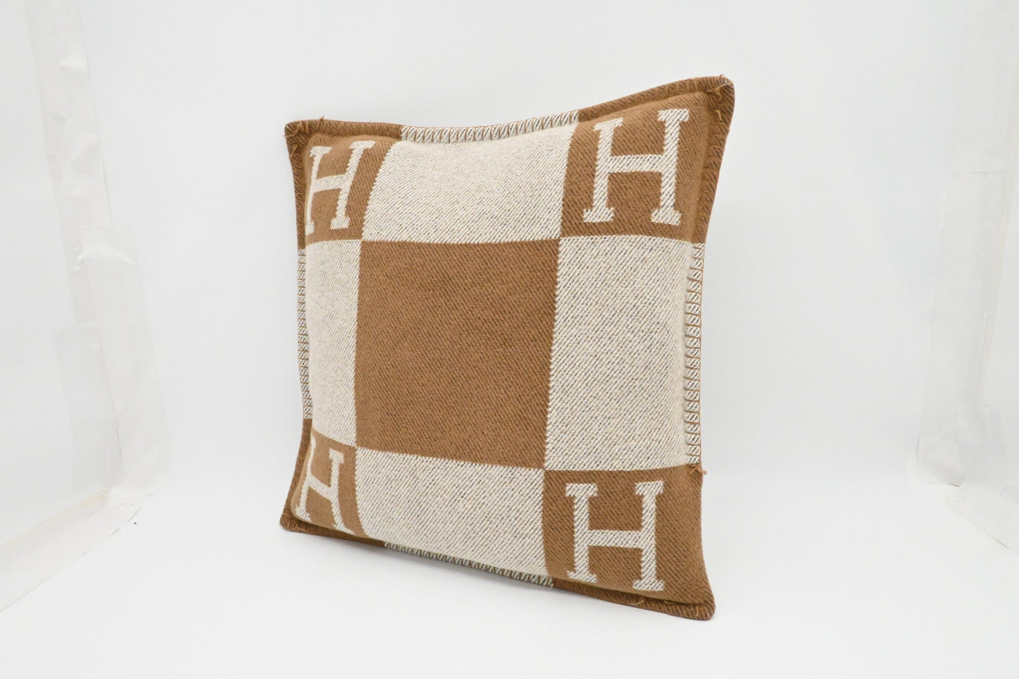 Hermes Cushion in Merino Wool and Cashmere