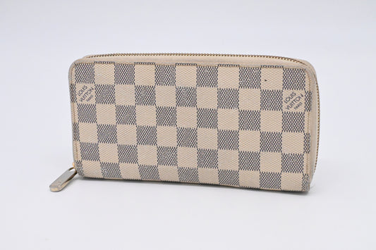 Louis Vuitton Zippy Wallet in Damier Azur Canvas