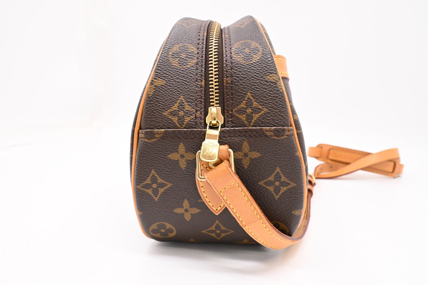 Louis Vuitton Blois in Monogram Canvas