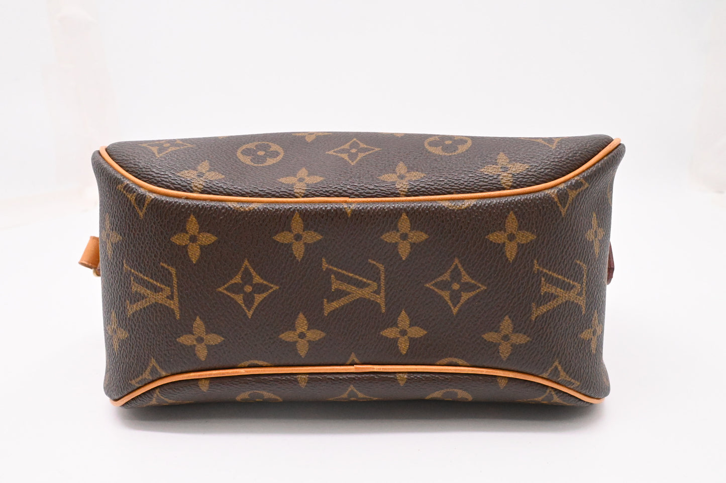 Louis Vuitton Blois in Monogram Canvas