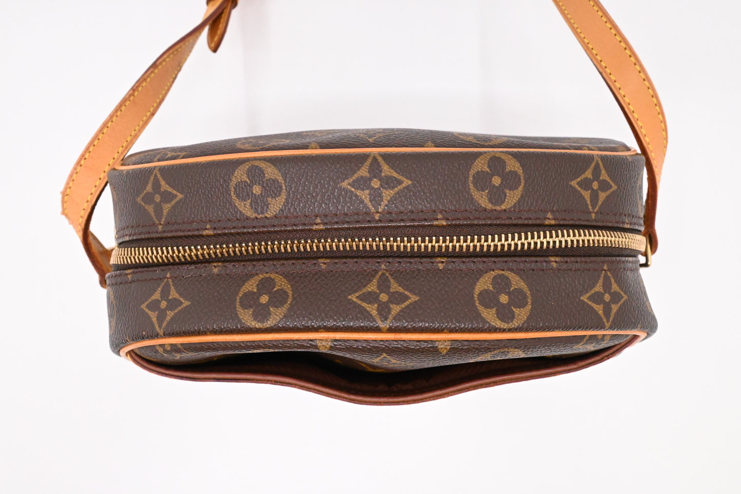 Louis Vuitton Blois in Monogram Canvas