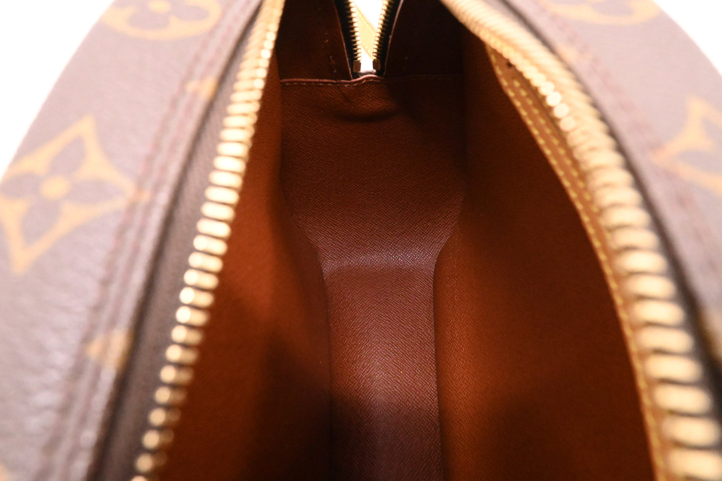 Louis Vuitton Blois in Monogram Canvas