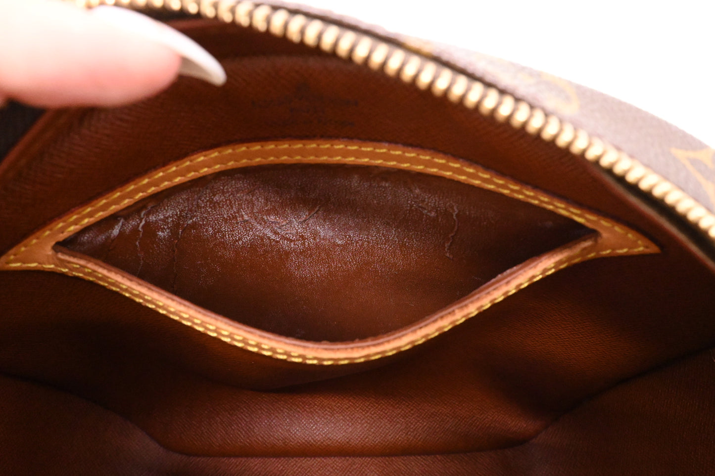 Louis Vuitton Blois in Monogram Canvas