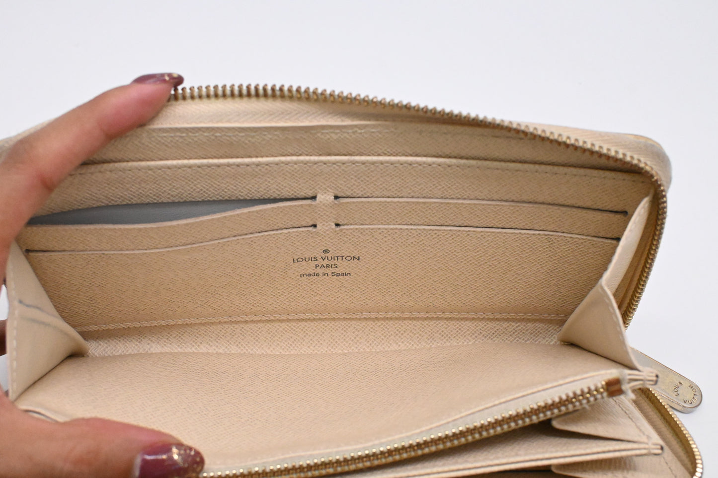 Louis Vuitton Zippy Wallet in Damier Azur Canvas