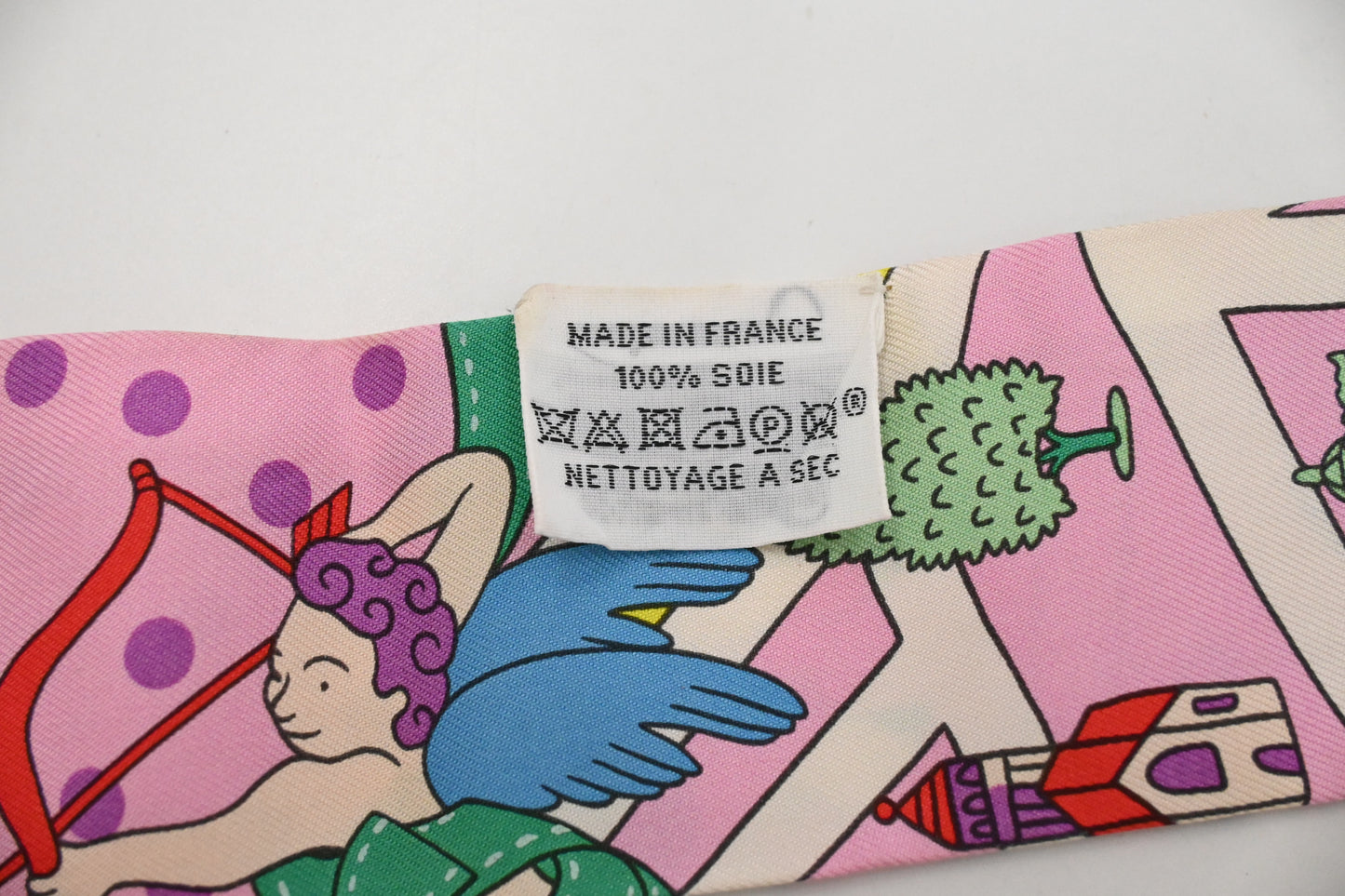 Hermes 'Les Nouveaux Amoureux de Paris' Twilly in Pink Silk