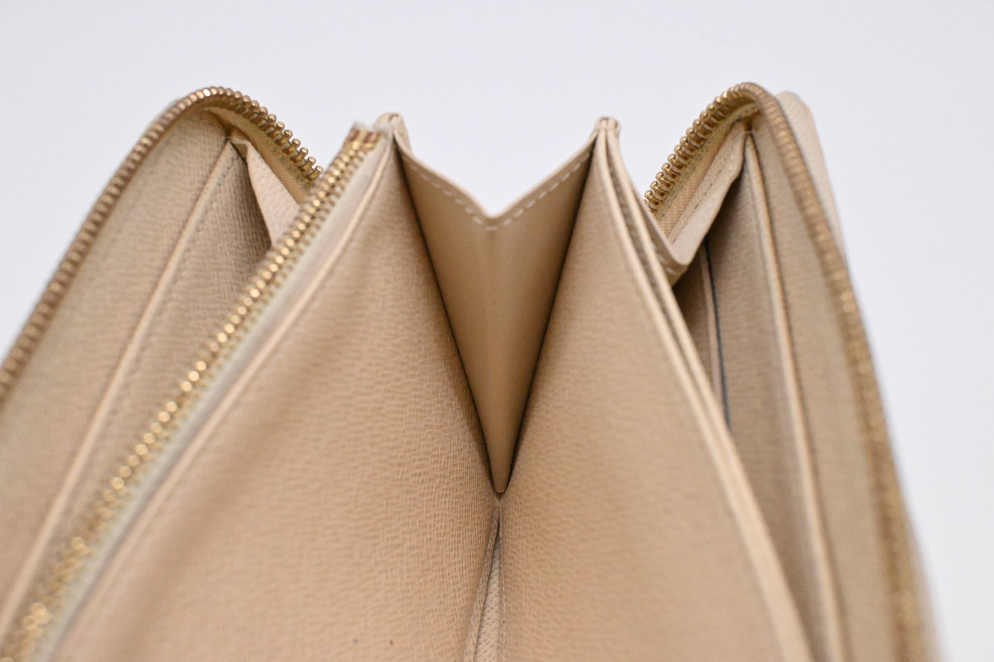 Louis Vuitton Zippy Wallet in Damier Azur Canvas