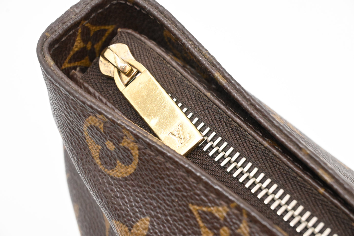 Louis Vuitton Cabas Mezzo in Monogram Canvas