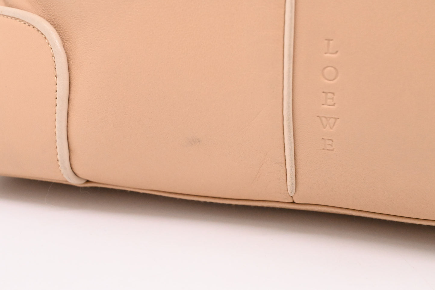 Loewe Handbag in Beige Leather