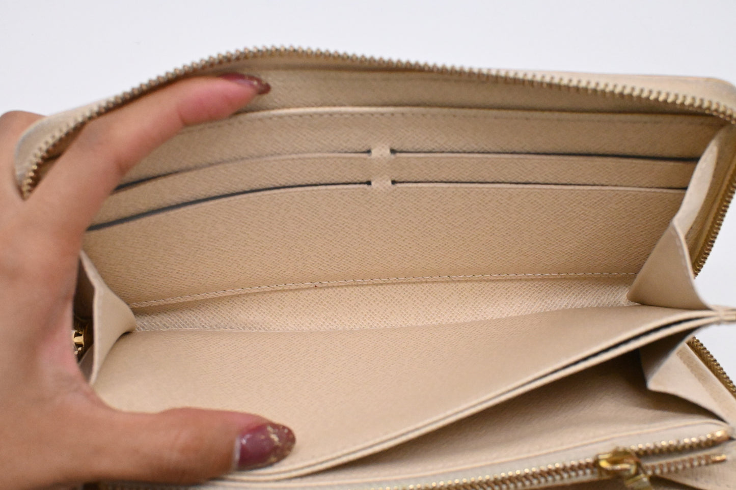 Louis Vuitton Zippy Wallet in Damier Azur Canvas