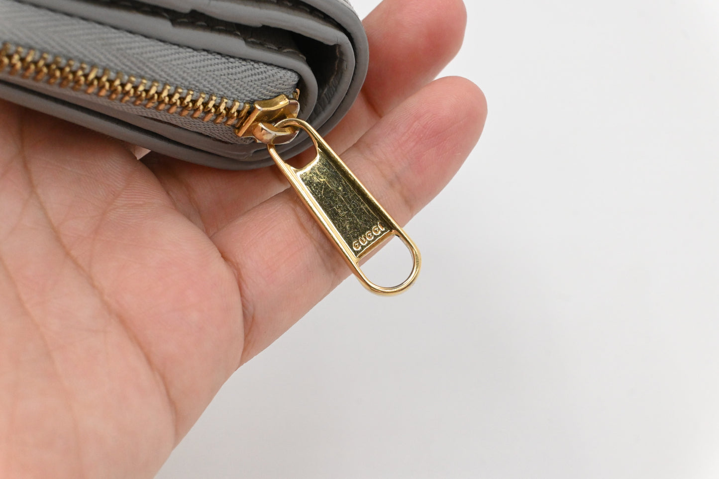 Gucci Compact Wallet in Grey Leather