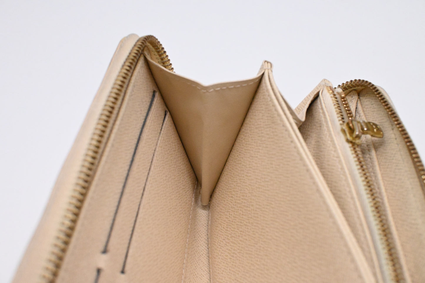 Louis Vuitton Zippy Wallet in Damier Azur Canvas