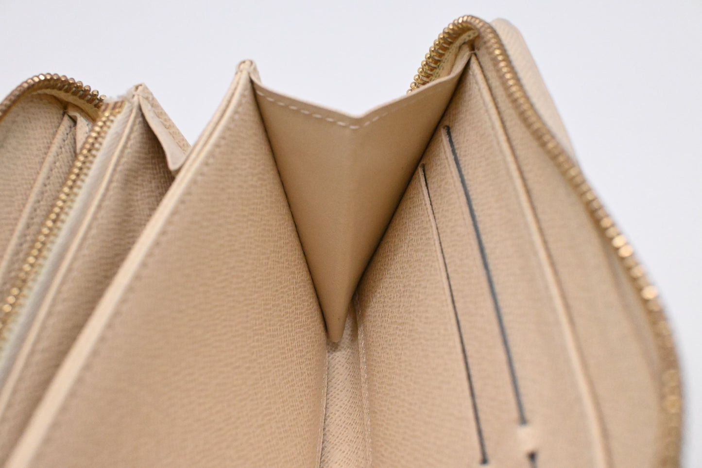 Louis Vuitton Zippy Wallet in Damier Azur Canvas