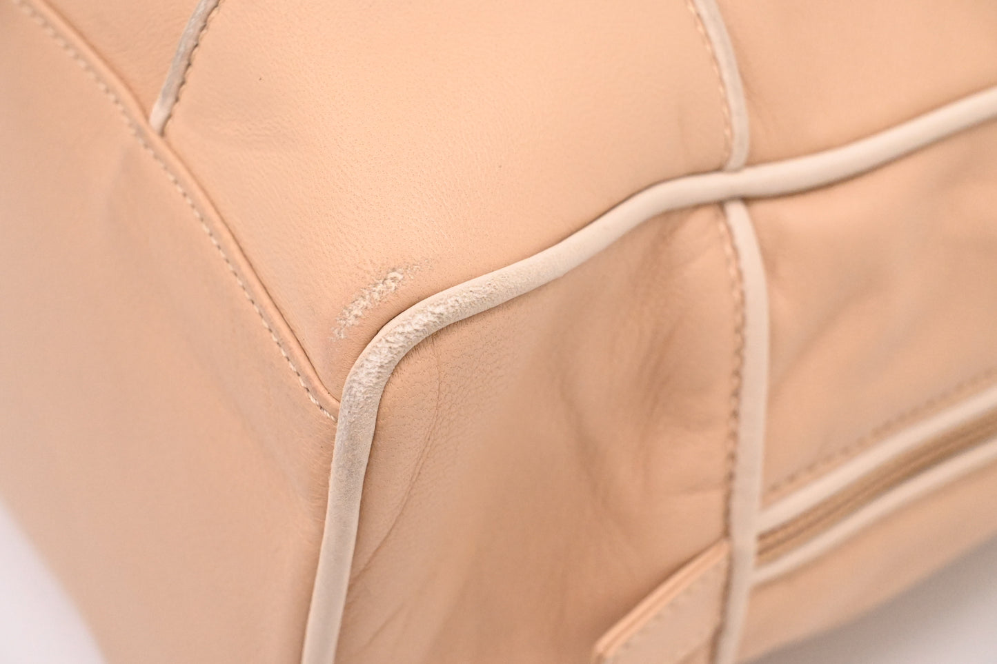 Loewe Handbag in Beige Leather