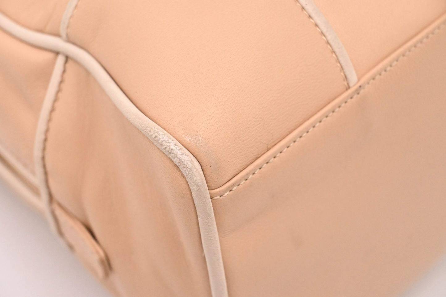 Loewe Handbag in Beige Leather