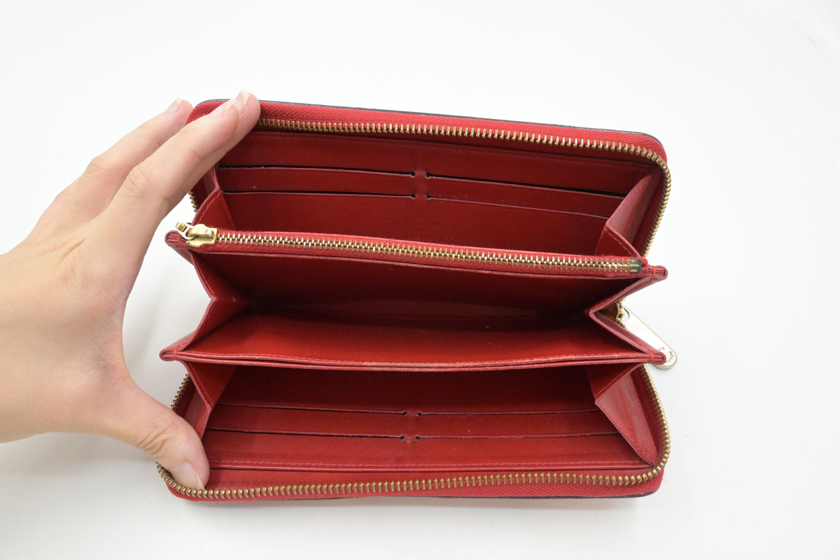 Louis Vuitton Long Zippy Wallet in Red Sweet Vernis Leather
