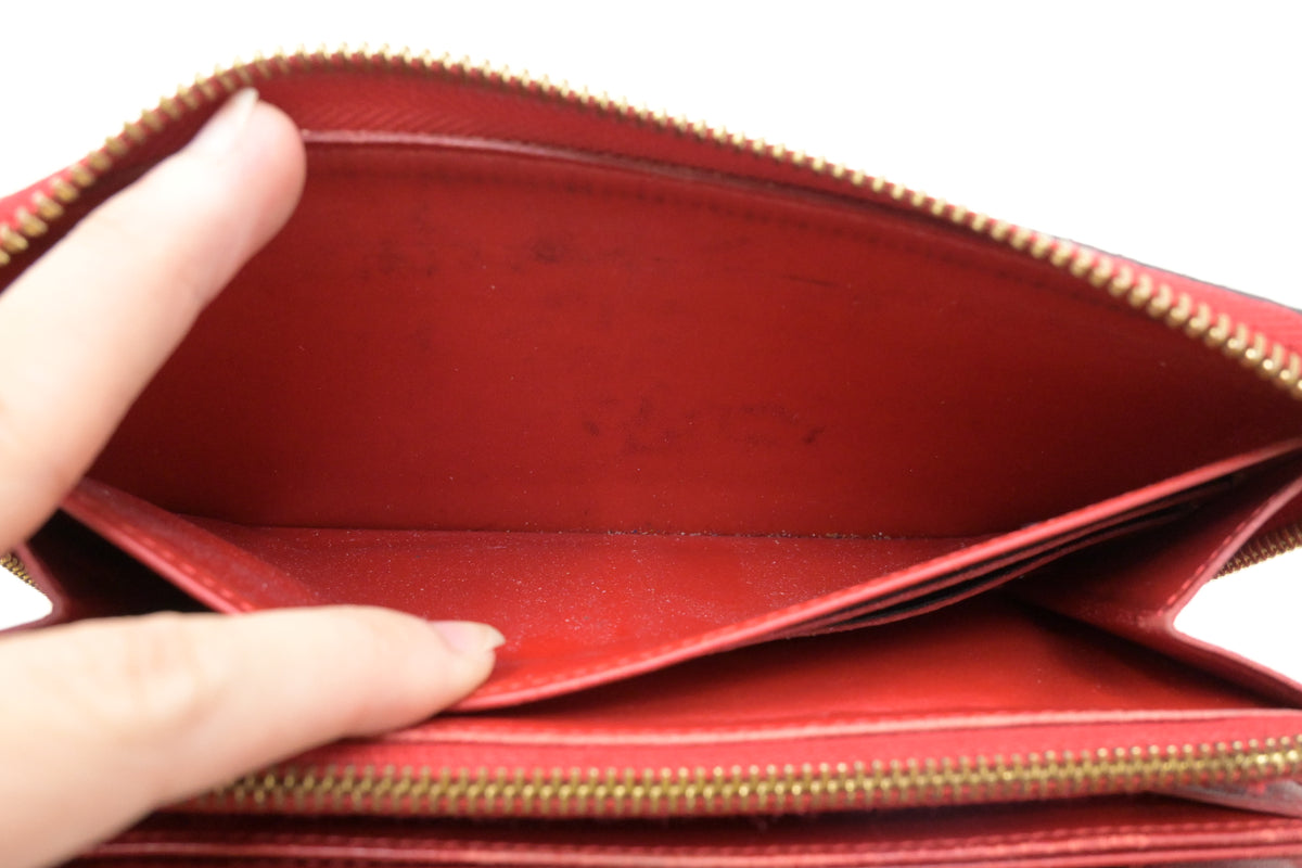Louis Vuitton Long Zippy Wallet in Red Sweet Vernis Leather
