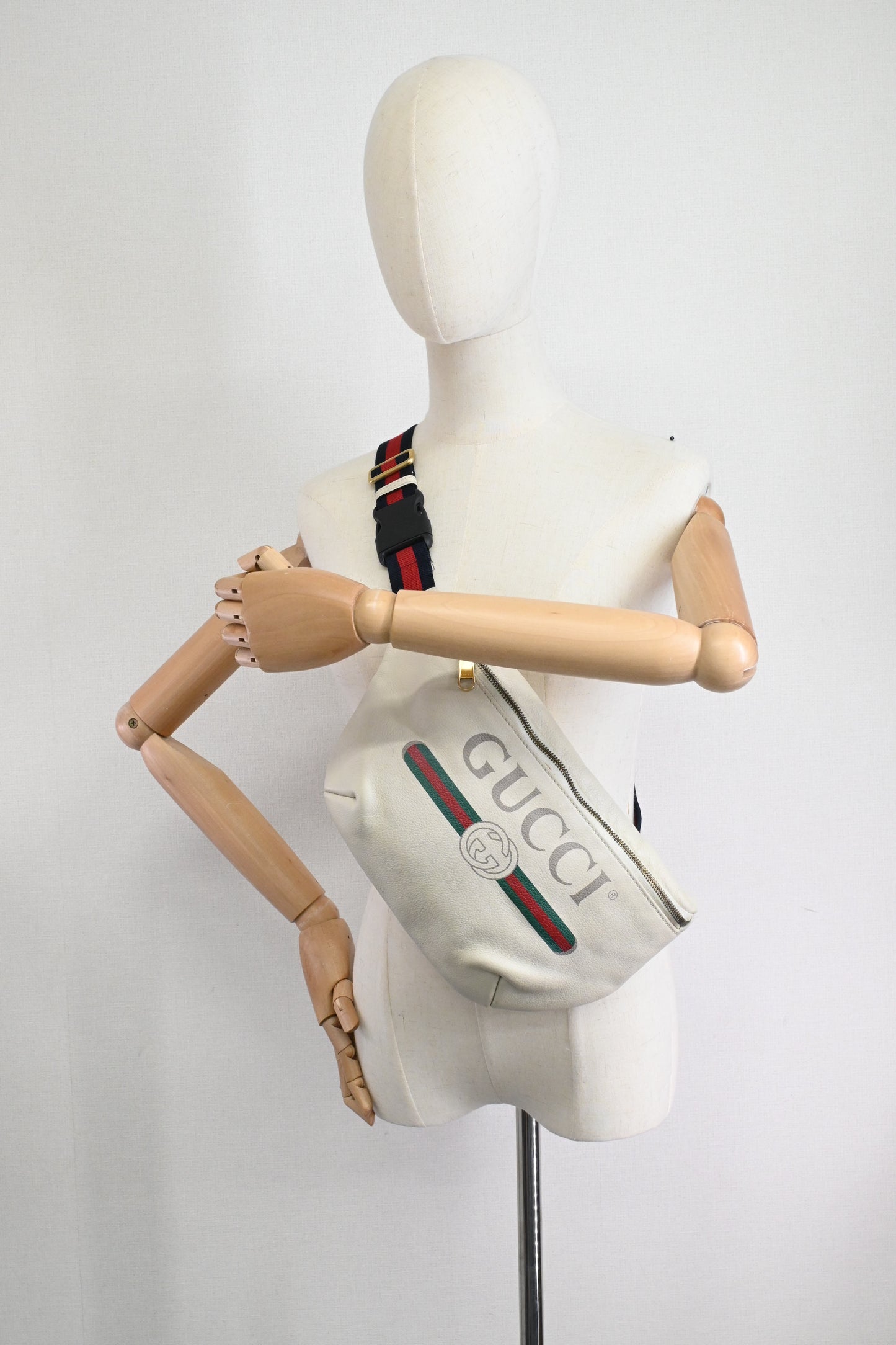Gucci Bumbag in White Leather