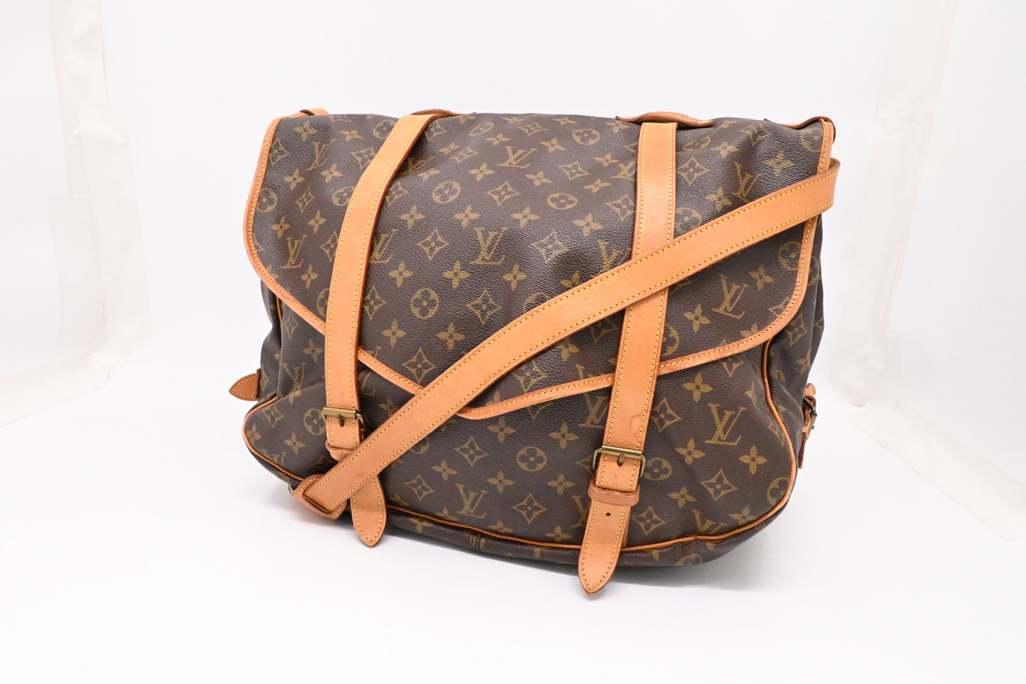 Louis Vuitton Saumur 43 in Monogram Canvas