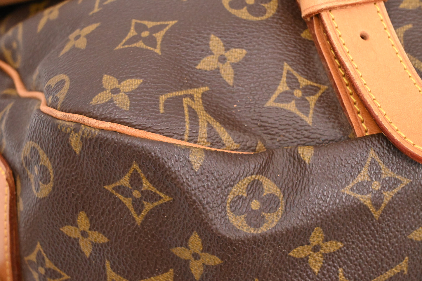 Louis Vuitton Saumur 43 in Monogram Canvas